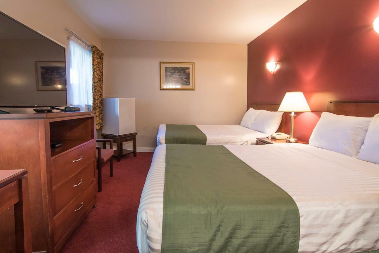 Port Augusta Inn Comox Eksteriør bilde