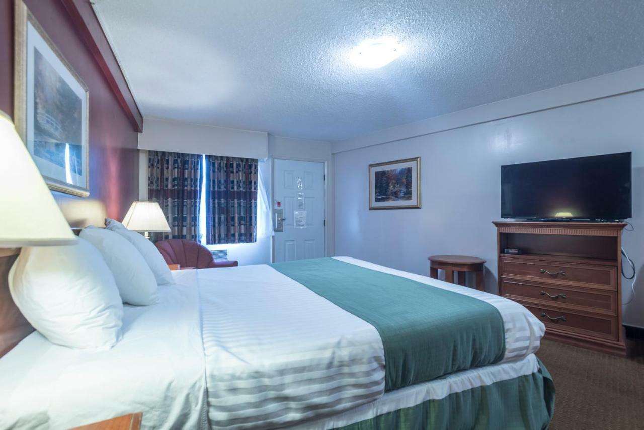 Port Augusta Inn Comox Eksteriør bilde